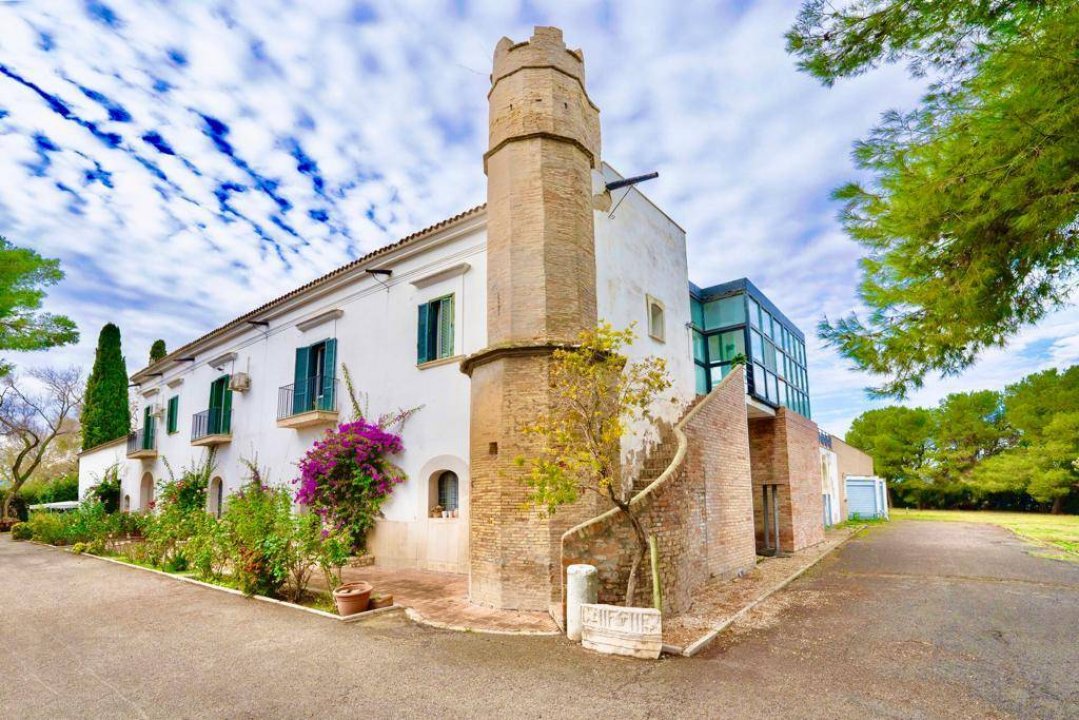 Vendita villa in zona tranquilla Lucera Puglia foto 1